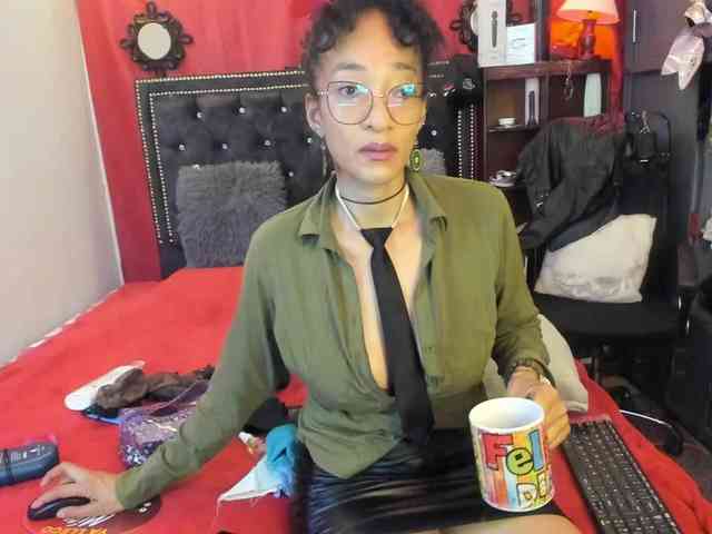 Ameliemartinez webcam
