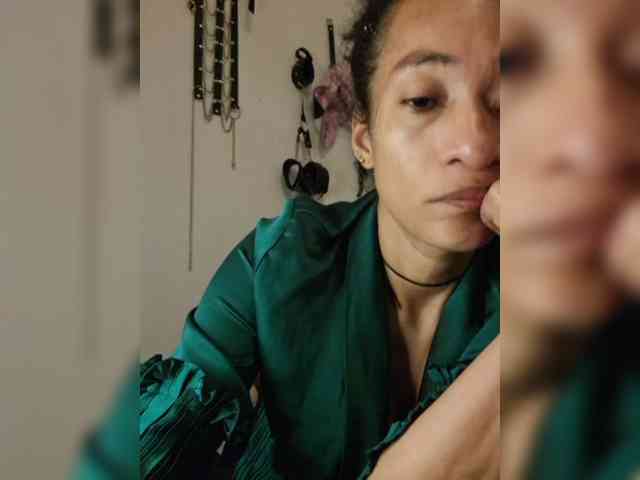 Ameliemartinez webcam