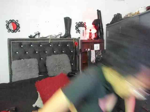 Ameliemartinez webcam