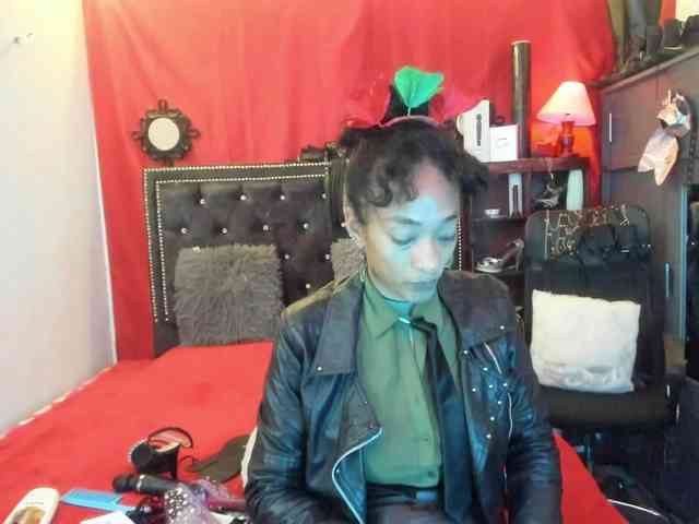 Ameliemartinez webcam