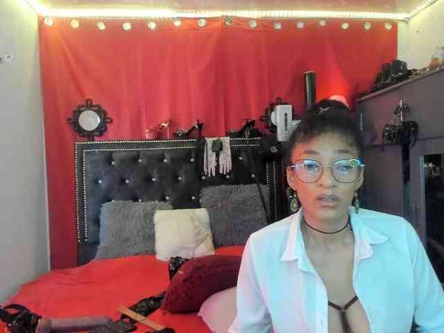 Ameliemartinez webcam