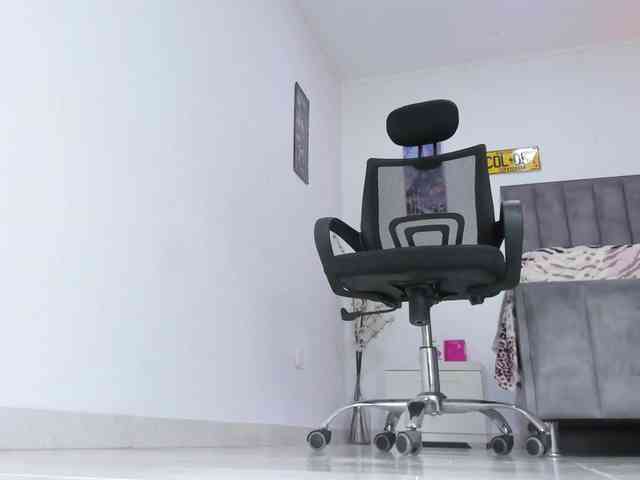 AlexiaSilver webcam