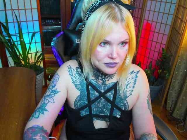 HellGa Live Webcam on BongaCams