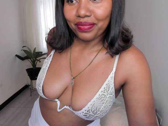irissmoon777 live cam on BongaCams