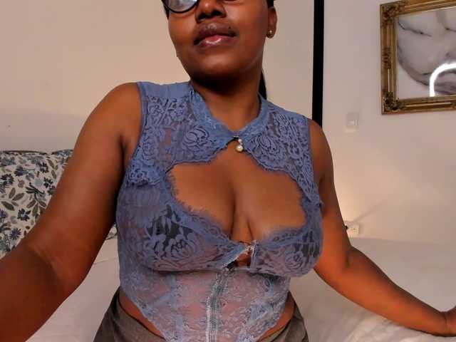 irissmoon777 live cam on BongaCams