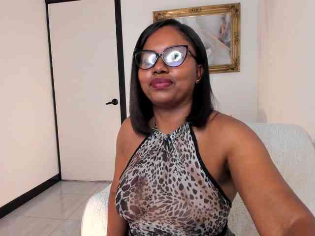 irissmoon777 webcam