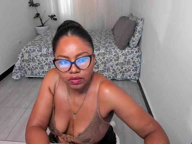 Modelo: irissmoon777