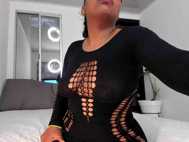 irissmoon777 webcam