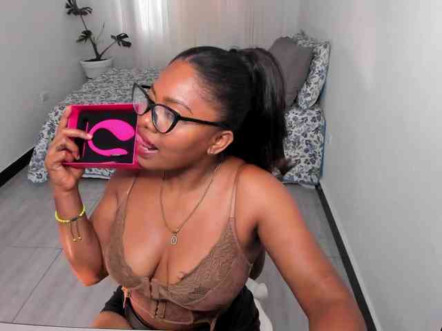 irissmoon777 webcam