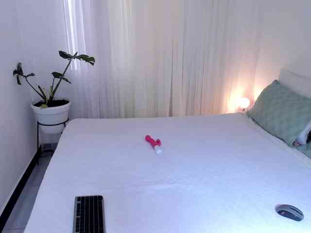 irissmoon777 webcam