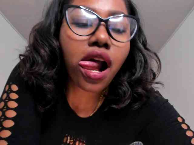 irissmoon777 webcam