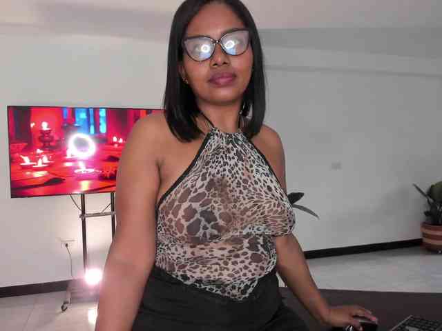 irissmoon777 webcam