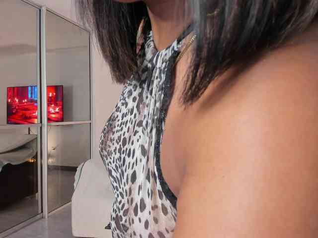 irissmoon777 webcam