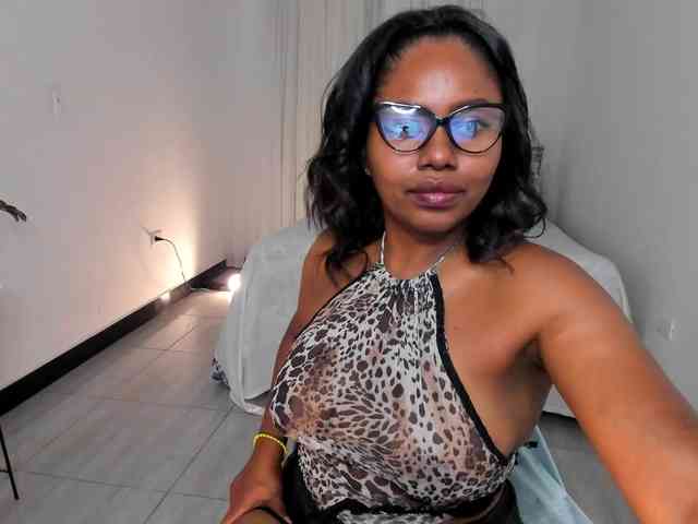 irissmoon777 webcam