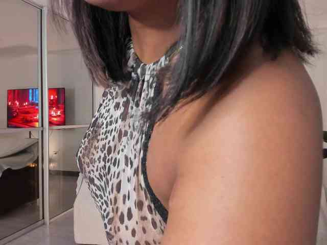 irissmoon777 webcam