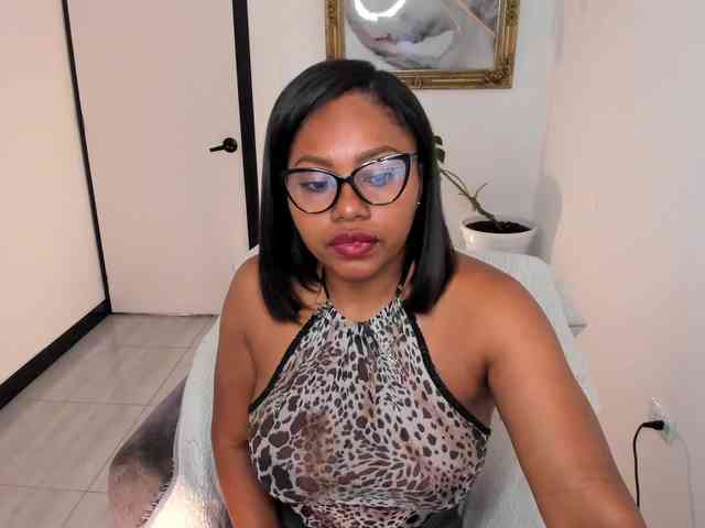 irissmoon777 webcam
