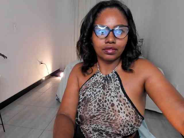 irissmoon777 webcam