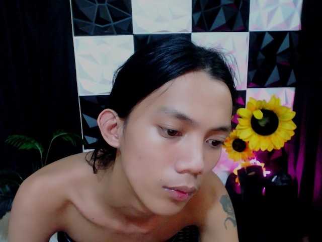 xWILDcucumberx live cam preview