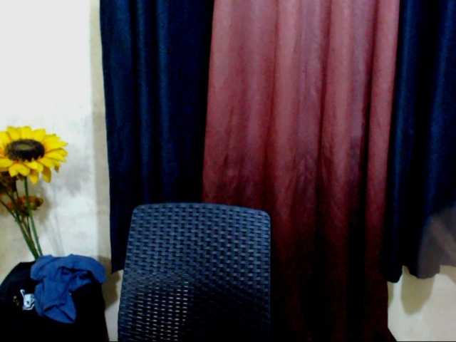 xWILDcucumberx live webcam show