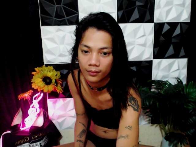 xWILDcucumberx live cam