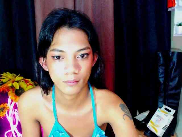 xWILDcucumberx Live Webcam on BongaCams