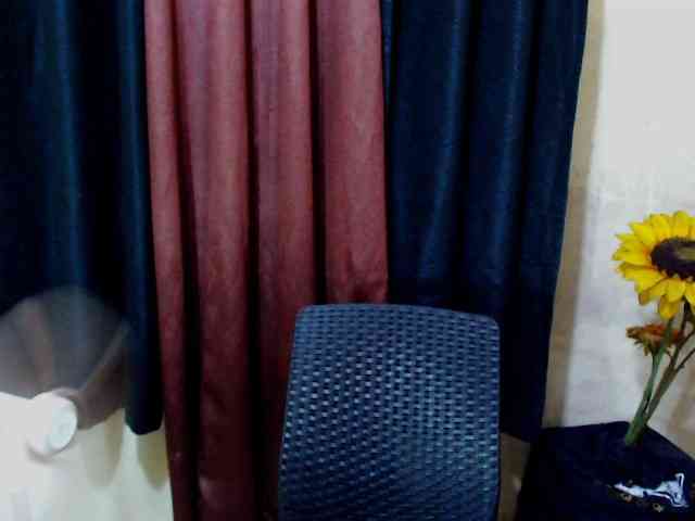 xWILDcucumberx Live Webcam on BongaCams