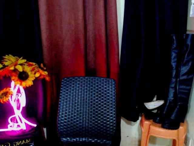 xWILDcucumberx Live Webcam on BongaCams
