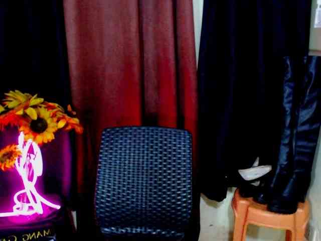 xWILDcucumberx Live Webcam on BongaCams