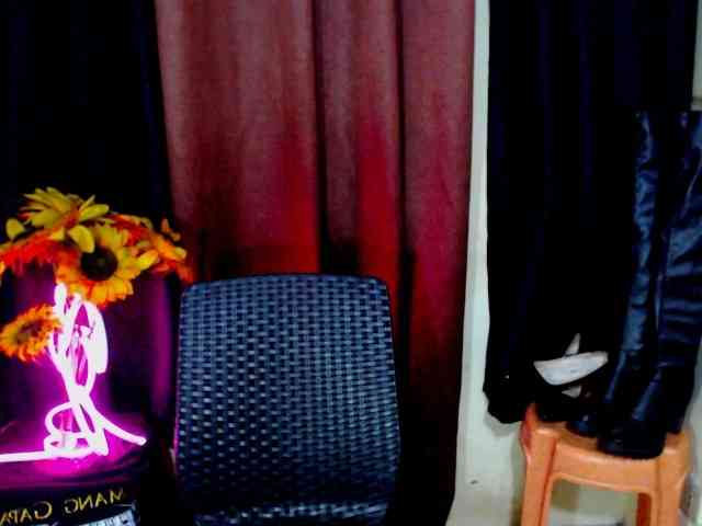 xWILDcucumberx Live Webcam on BongaCams
