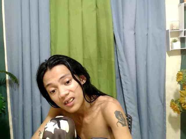xWILDcucumberx Live Webcam on BongaCams