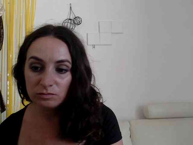 Modella: UWillMarryMyAss