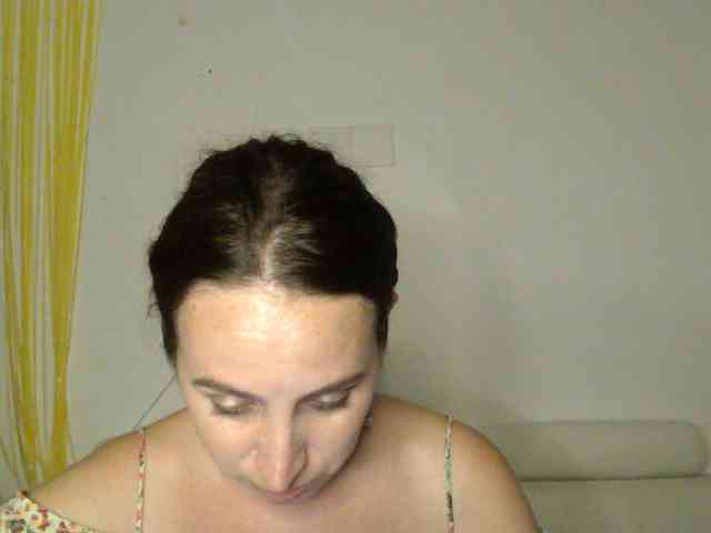 Modella: UWillMarryMyAss