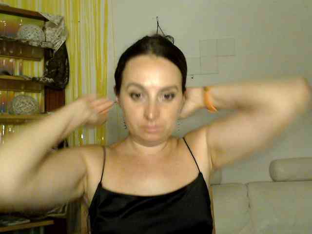 Modella: UWillMarryMyAss