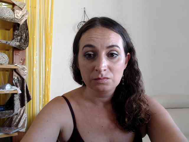 Modella: UWillMarryMyAss