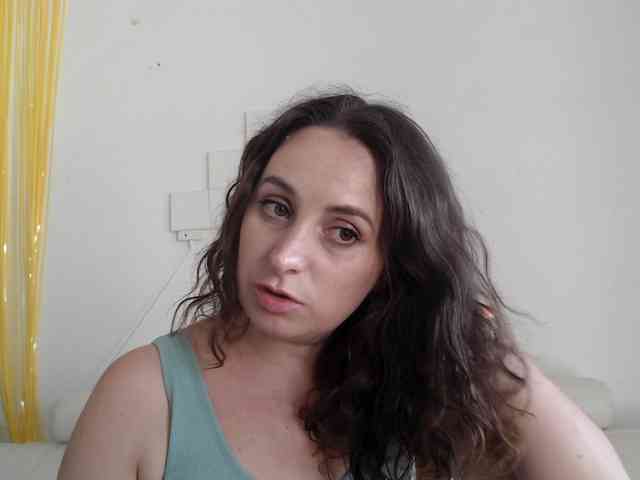 Modella: UWillMarryMyAss