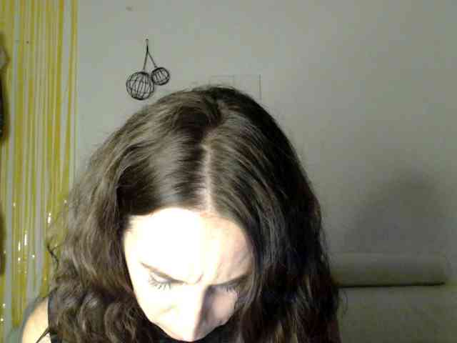 Modella: UWillMarryMyAss