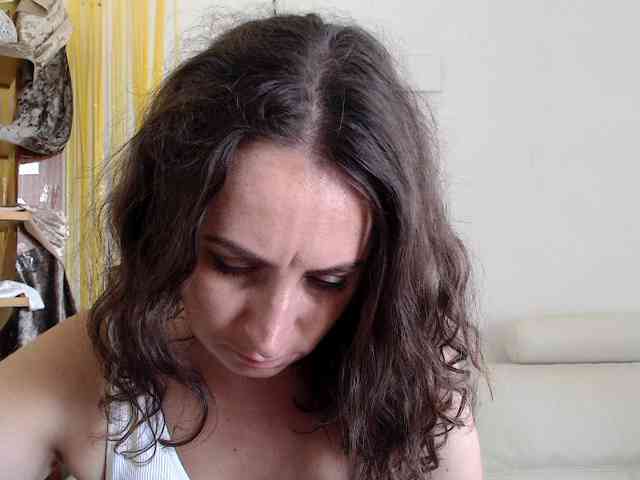 Modella: UWillMarryMyAss