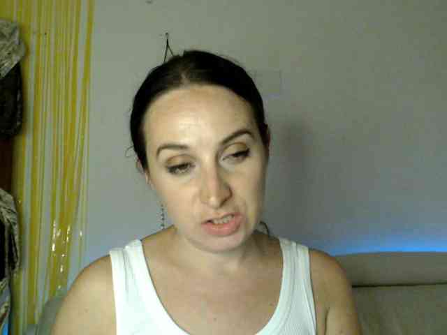 Modella: UWillMarryMyAss