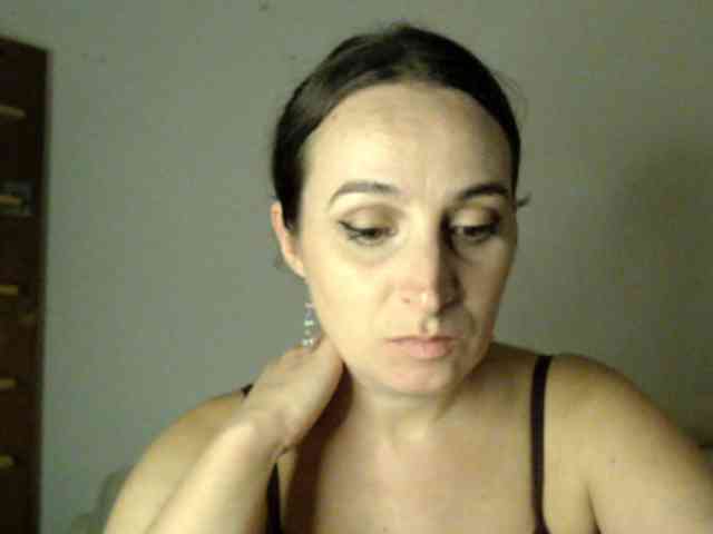 Modella: UWillMarryMyAss