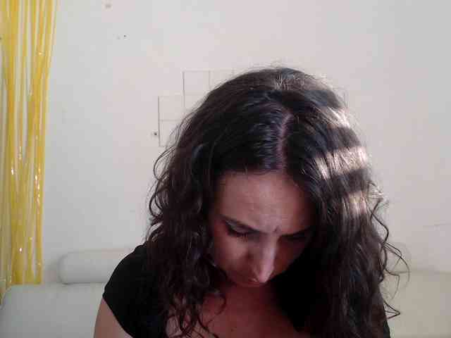 Modella: UWillMarryMyAss