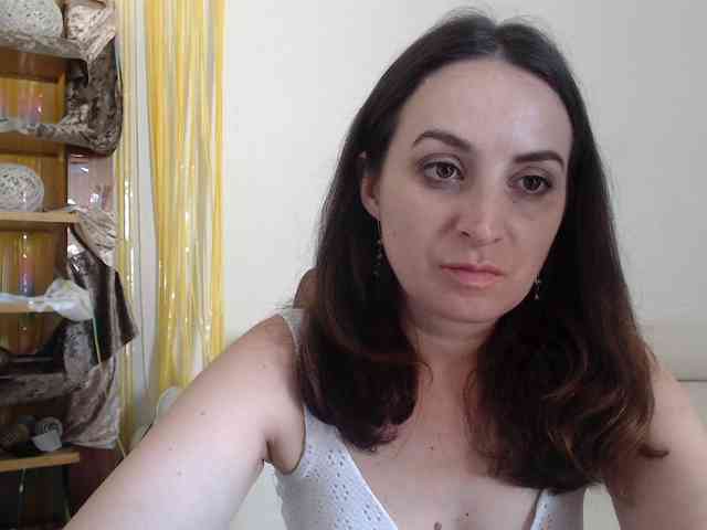 Modella: UWillMarryMyAss