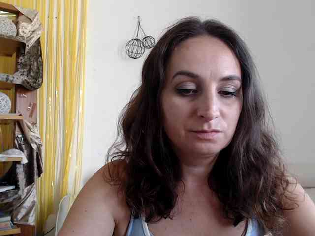 Modella: UWillMarryMyAss