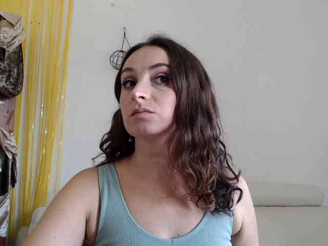 uwillmarrymyass's live room