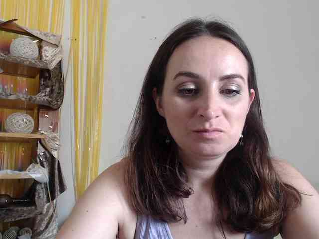 Modella: UWillMarryMyAss
