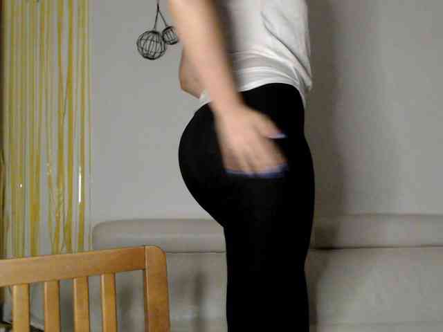 Modella: UWillMarryMyAss