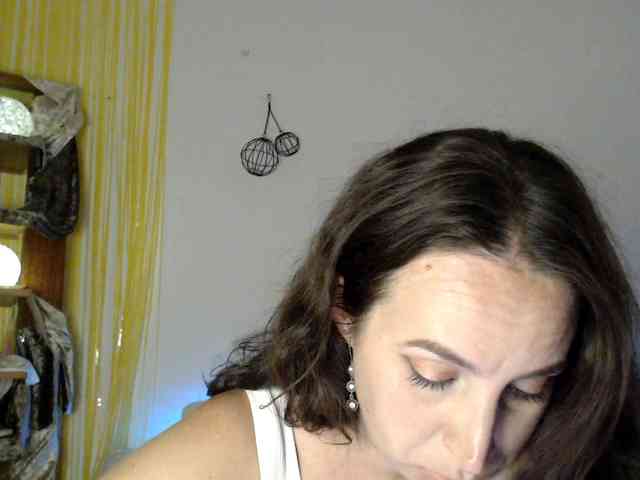Modella: UWillMarryMyAss