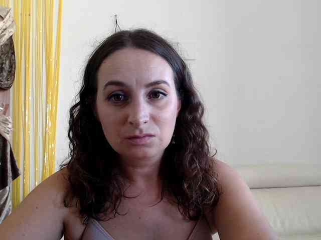 Modella: UWillMarryMyAss