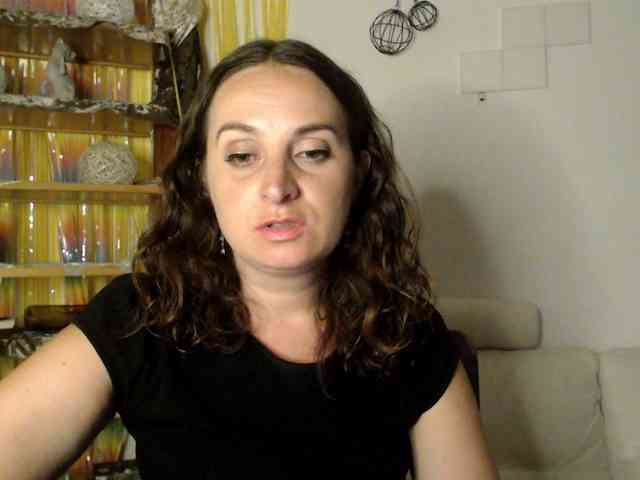 Modella: UWillMarryMyAss
