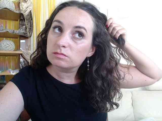Modella: UWillMarryMyAss