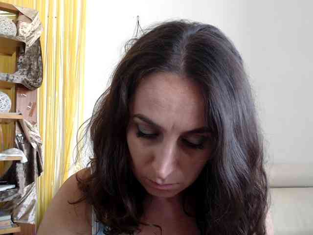 Modella: UWillMarryMyAss